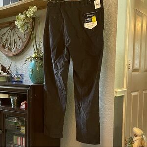 Haggar Men’s Black Straight-Leg Classic Fit Dress Pants